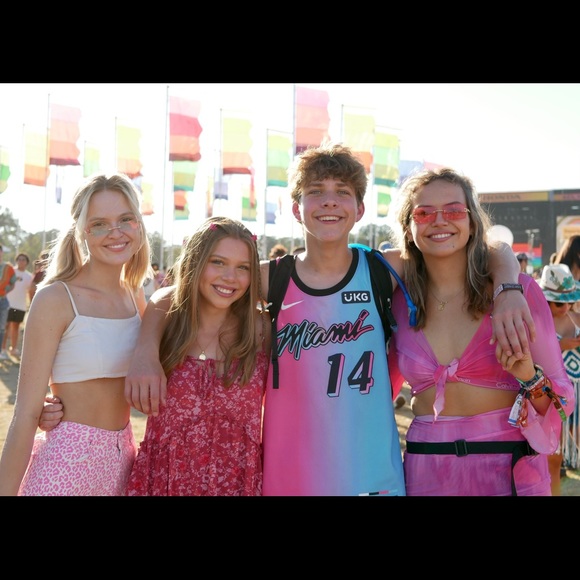 Meet your Posher, Ana - Picture 5 of 6